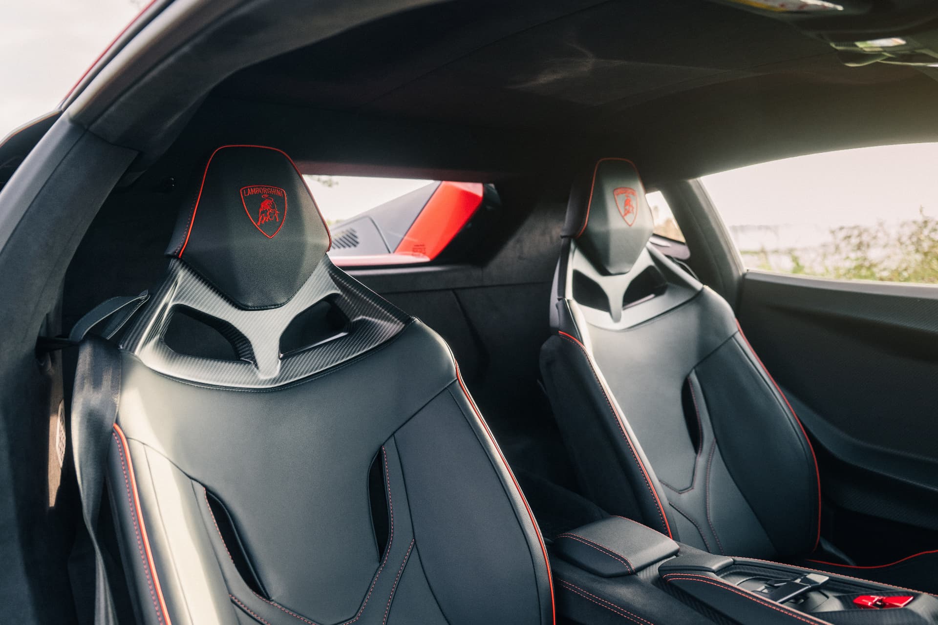 Punane Lamborghini Temerario eestvaates