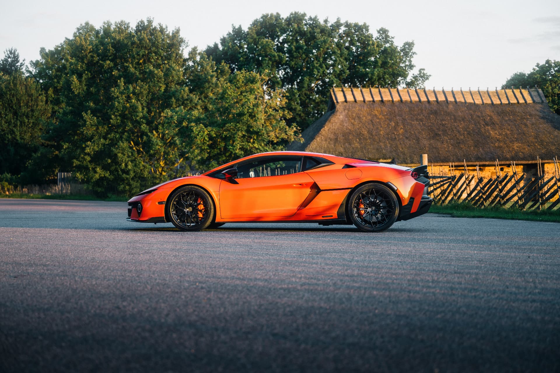 Lamborghini Temerario kurvilisel mägiteel